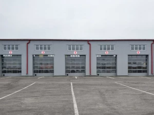 Панорамные секционные ворота DoorHan серии isd02 3000x2300 (остекление с перемычками)