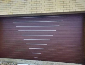 Секционные ворота DoorHan цвет красный ral 3005