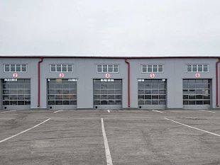 Панорамные секционные ворота DoorHan серии isd02 3000x2300 (остекление с перемычками)